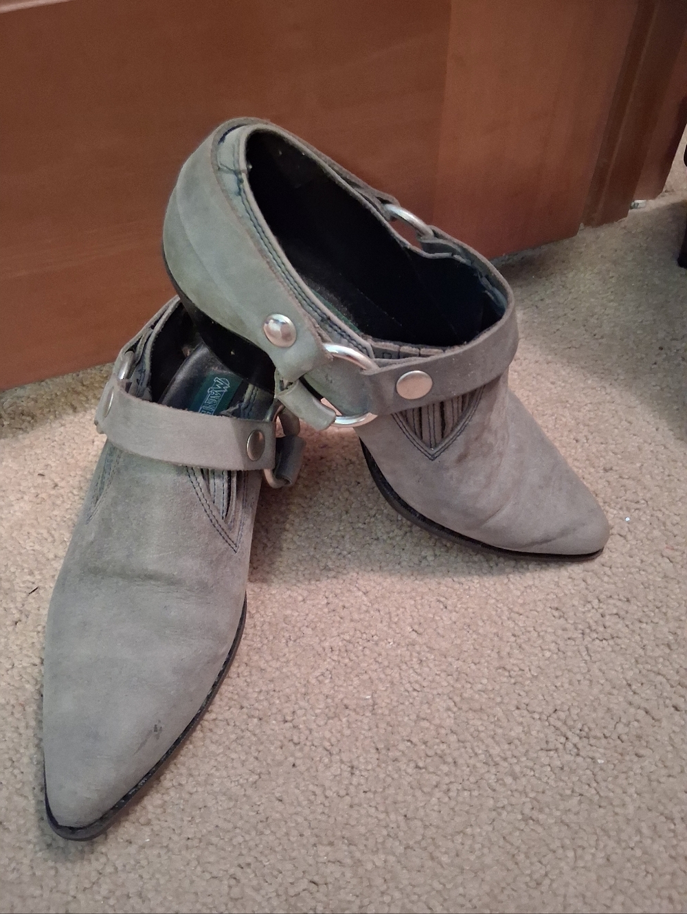 Maine Woods Men's Pointed Suede Ankle Boots in Light Gray with Buckle Strap